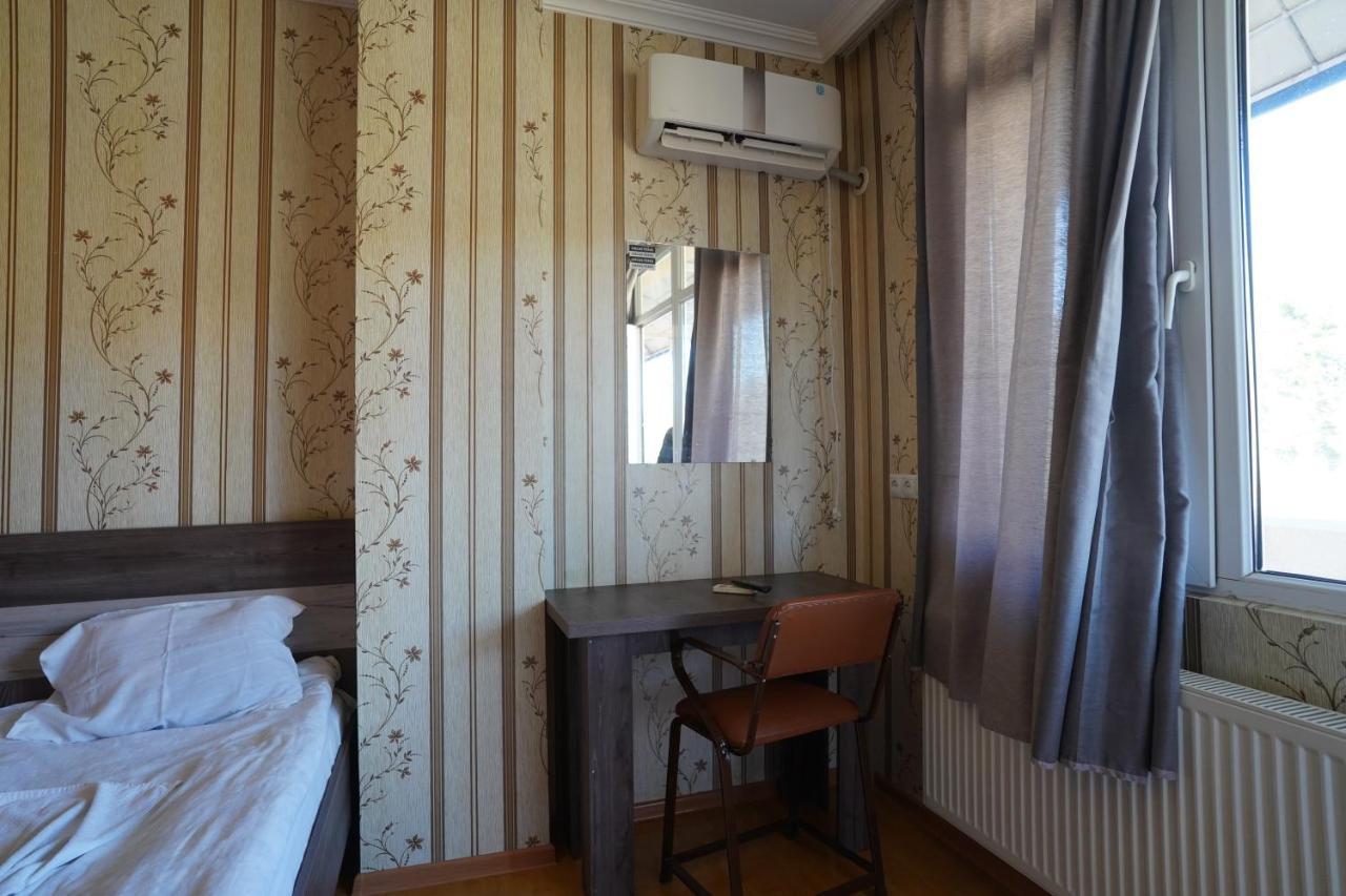Imperator 1 Hotel Kutaisi Ngoại thất bức ảnh