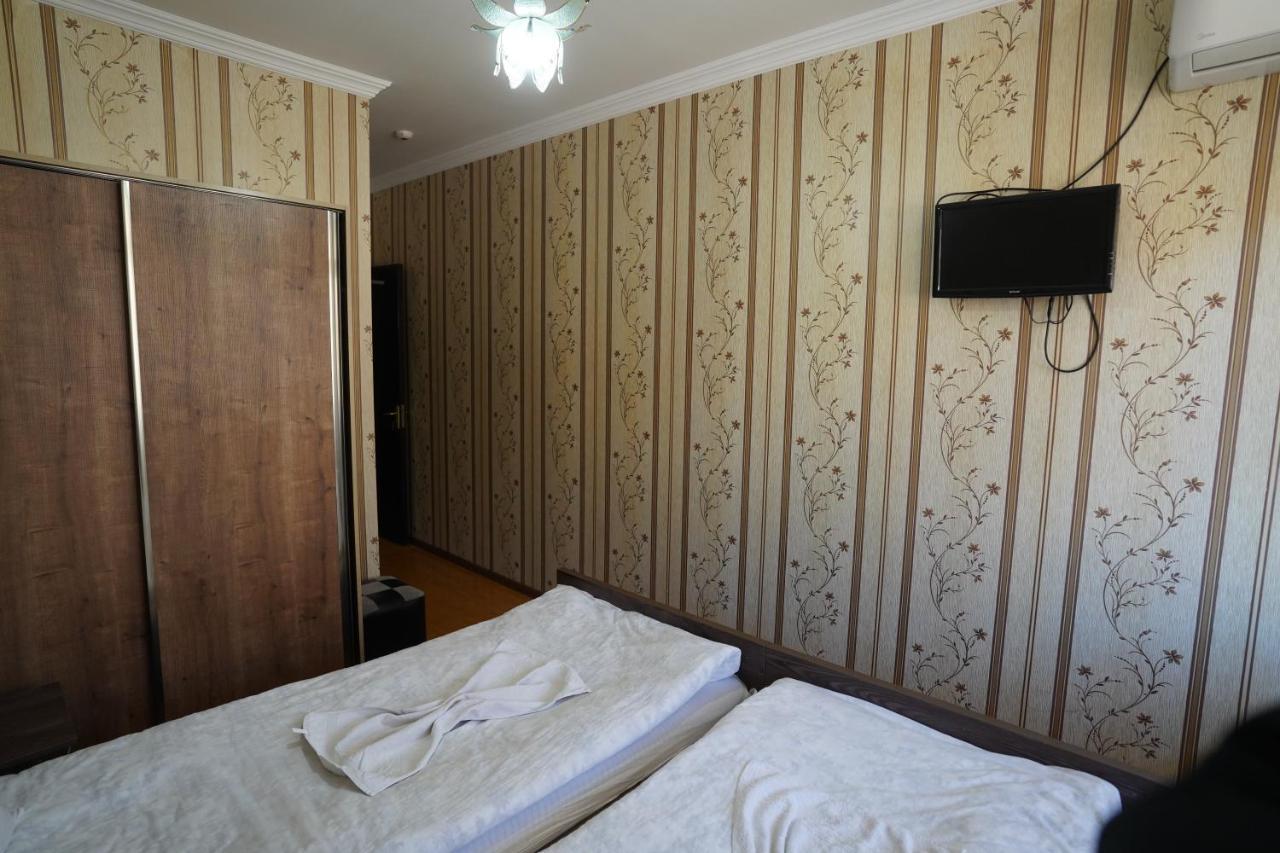 Imperator 1 Hotel Kutaisi Ngoại thất bức ảnh
