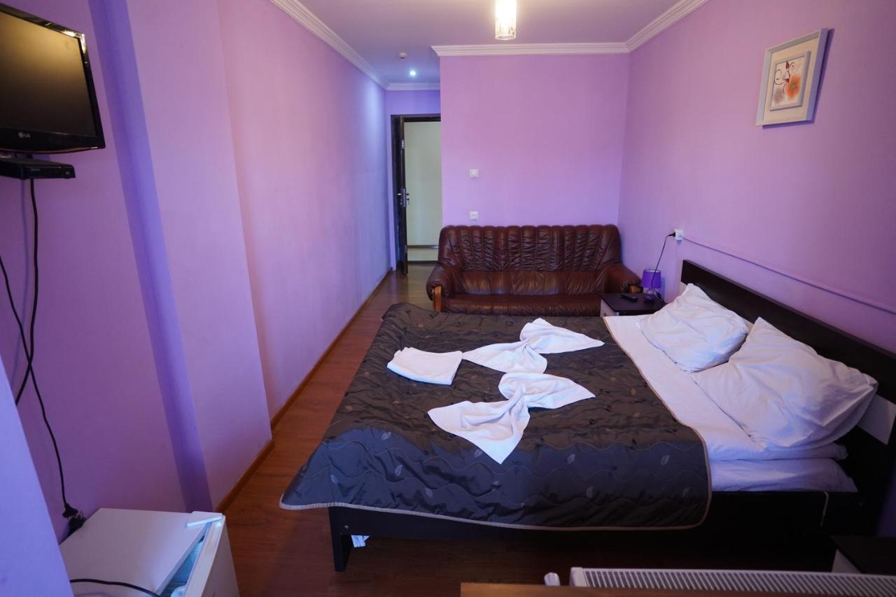 Imperator 1 Hotel Kutaisi Ngoại thất bức ảnh