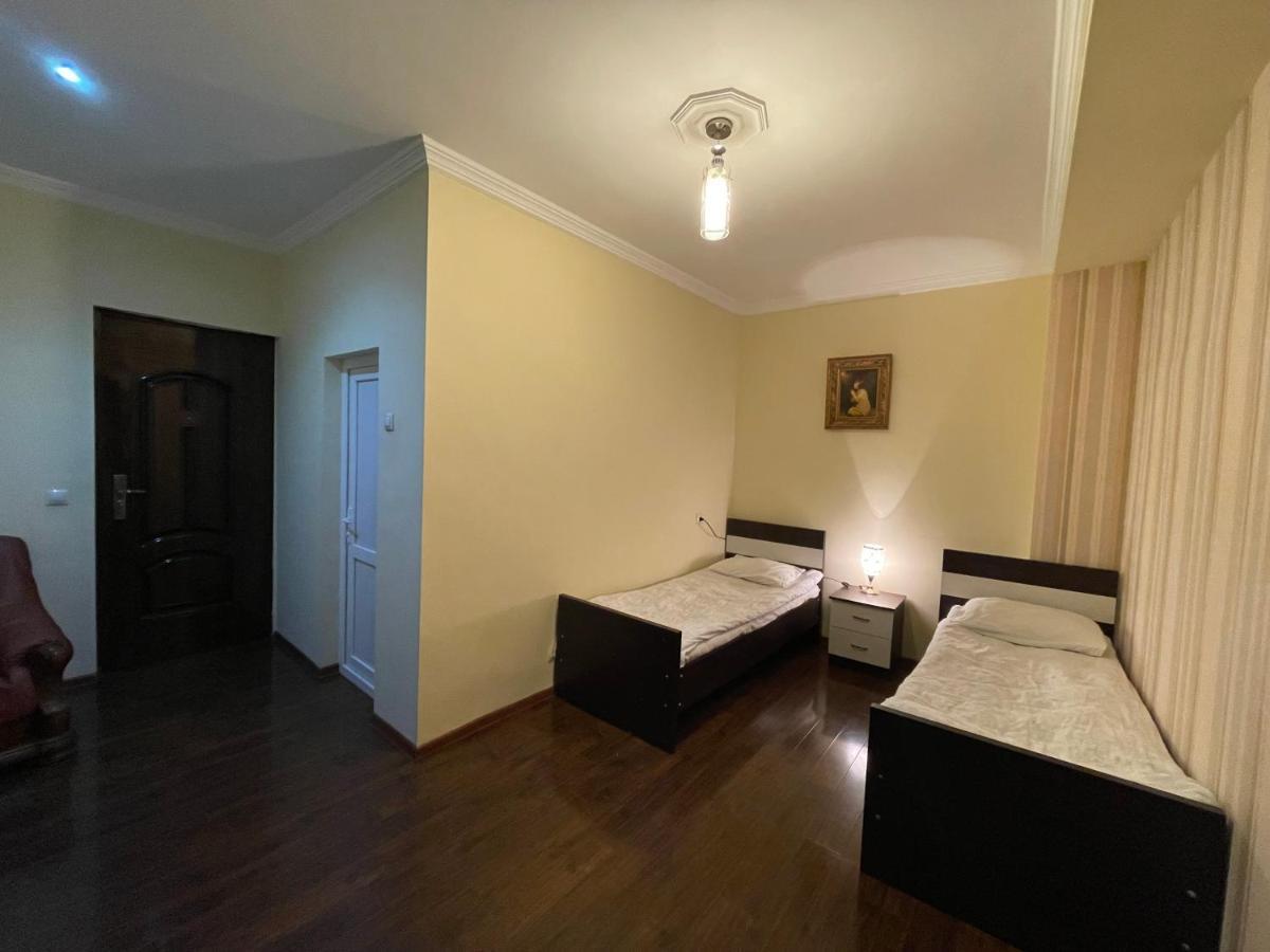 Imperator 1 Hotel Kutaisi Ngoại thất bức ảnh